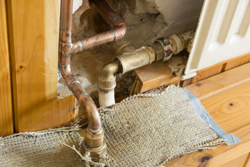 connection of copper and brass pipes with heating