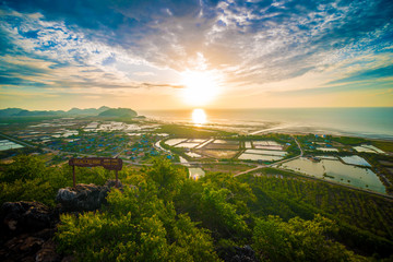 Fototapeta na wymiar Sunrise in the mountains of Khao Dang View Point