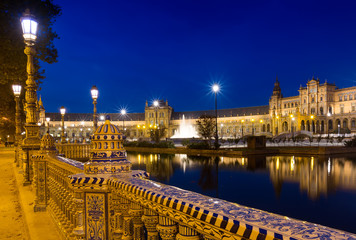 Fototapeta premium night view of Plaza de Espana with fence