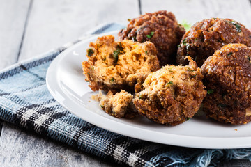 Chickpea falafel balls with vegetables