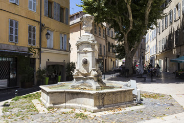 Fototapeta na wymiar fountain de Tanneurs