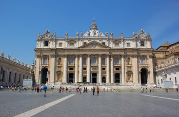 Fototapeta na wymiar Saint Peter's Square with Basilica di San Pietro, Vatican, Rome, Italy