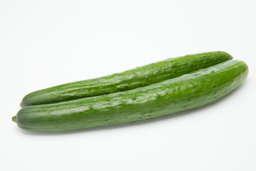 きゅうり　2本