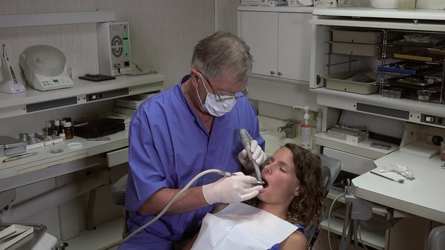 dentist uses its turbine