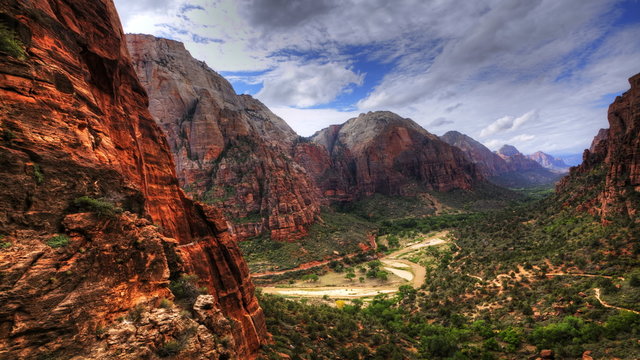 4K UltraHD High ground timelapse at Zion, Utah