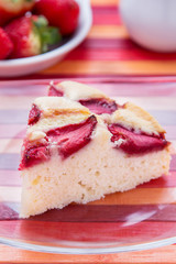 Torta yogurt e fragole 