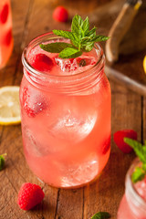 Refreshing Cold Raspberry Lemonade