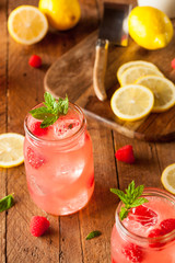Refreshing Cold Raspberry Lemonade