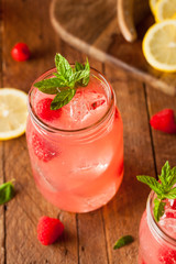 Refreshing Cold Raspberry Lemonade