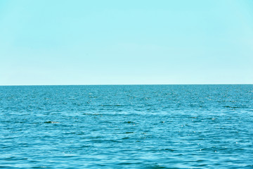 Fototapeta na wymiar Beautiful sea and blue sky