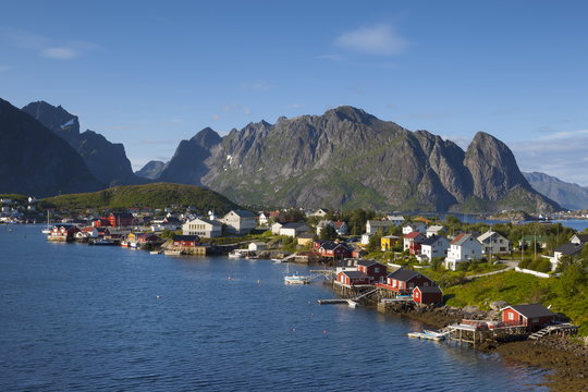 The picturesque fishing village of Reine, Moskenesoy, Lofoten, Nordland