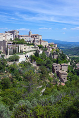 Fototapeta premium Widok ogólny miejscowości Gordes w Prowansji, Francja