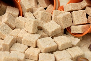 heap sugar cubes to color natural