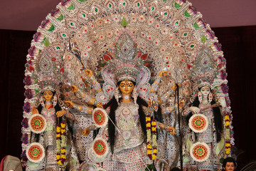 Obraz premium statue of goddess durga, decorated during navratri pooja