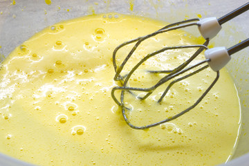 Whisk cake preporation