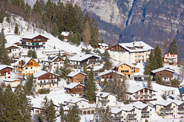Fototapeta na wymiar Winter in alps