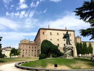 Fototapeta na wymiar Parma, piazzale della Pace e palazzo Pilotta