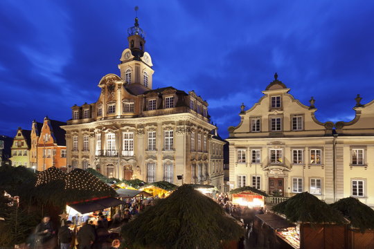 Christmas fair, Town Hall and Market Place, Schwaebisch Hall, Hohenlohe, Baden Wurttemberg, Germany