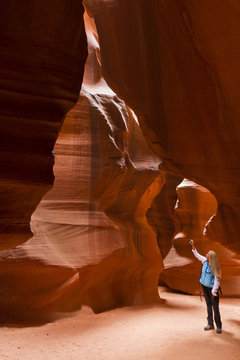 Upper Antelope Canyon, Tse' bighanilini, LeChee Chapter, Navajo Nation, Arizona