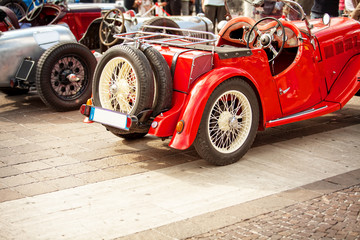 vecchie auto in mostra