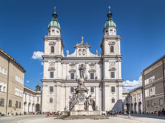 Fototapeta na wymiar Salzburg Cathedral (Salzburger Dom) at Domplatz, Austria
