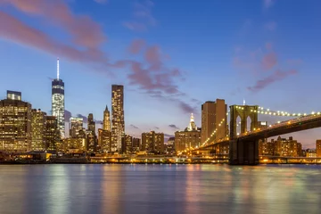 Fotobehang Brooklyn bridge and downtown New York City at night © kanonsky