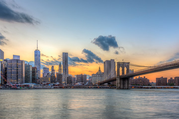 Fototapeta na wymiar Brooklyn bridge and downtown New York City