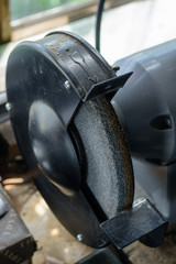 Table grinding machine