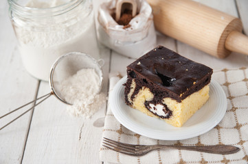 Delicious pound cake with cream