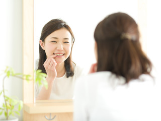 若い女性・歯