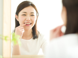 若い女性・歯