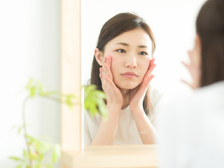 スキンケア・若い女性