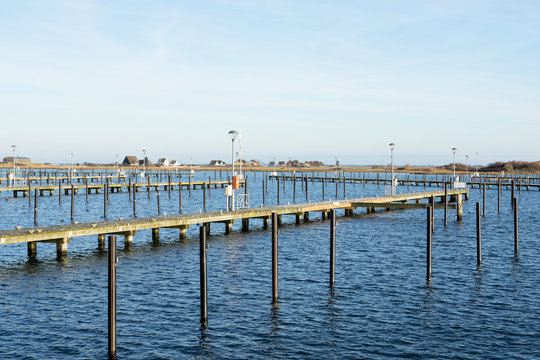 Winterlich leere Marina in Heiligenhafen an der Ostsee, Deutschland