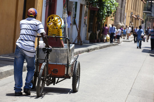 Vendedor de raspados en Cartagena