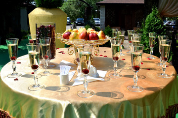 table cocktail cherry