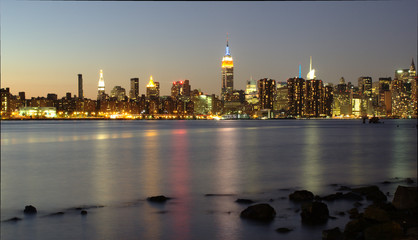 Fototapeta na wymiar Manhattan skyline view from Brooklyn after sunset