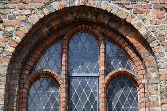 Fr&uuml;hgotisches Kirchenfenster