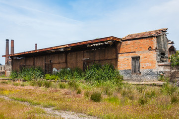 Fototapeta na wymiar Cerco industrial de Peñarroya-Pueblonuevo XXVIII, antiguo muelle ferroviario de carga