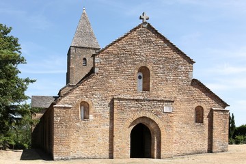 Fototapeta na wymiar Saint Pierre de Brancion church in Brancion, France