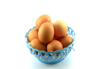 eggs basket isolated background