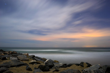 nocturna de la playa de Cabopino en Marbella