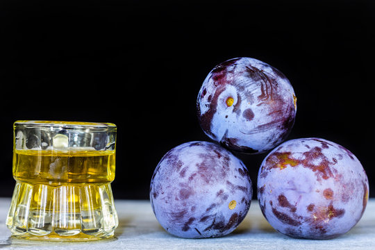 Palinca shot and prunes