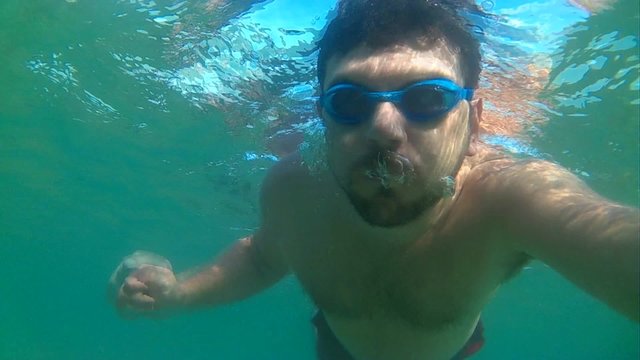 nuotare al mare