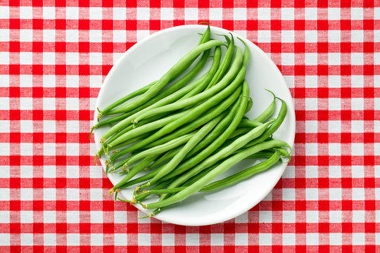 green beans on plate