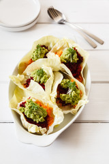 Geraspeltes Gemüse, Blumenkohl, Karotten, Rote Bete mit Avocado