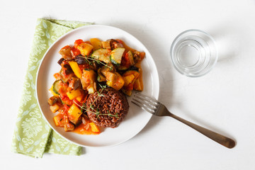Ratatouille mit rotem Vollkorn-Reis
