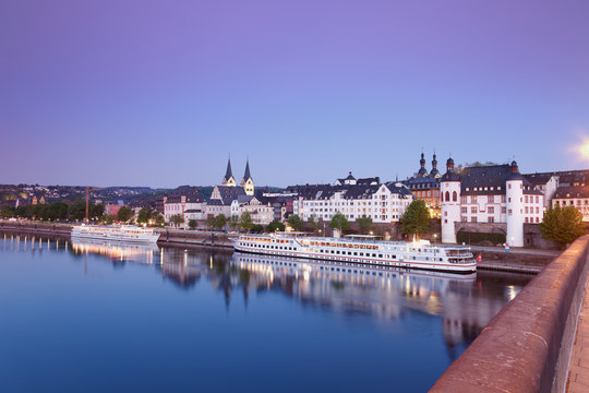 Koblenz, Blick von Balduin Br&uuml;cke der Altstadt mit Kirchen und