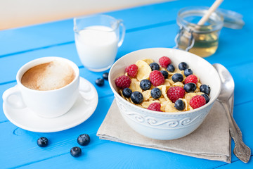 healthe cereal breakfast with coffee