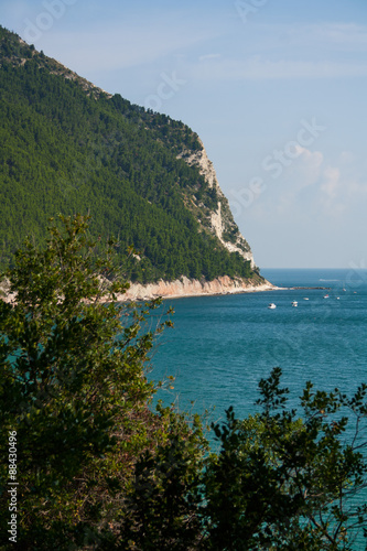 Conero Il Mare Dinverno Dal Passo Del Lupo Alla Spiaggia