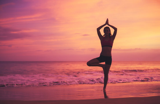 Yoga Woman at Sunset © EpicStockMedia